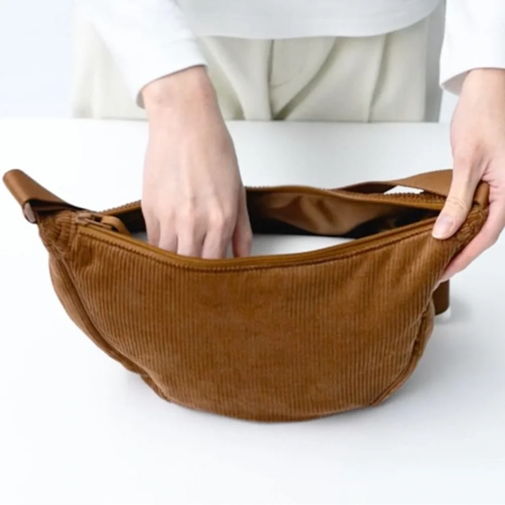 Uniqlo | Bag | Round Mini Shoulder Bag | Dark Brown